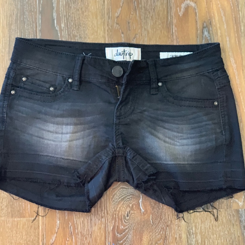 Daytrip black shorts size 24